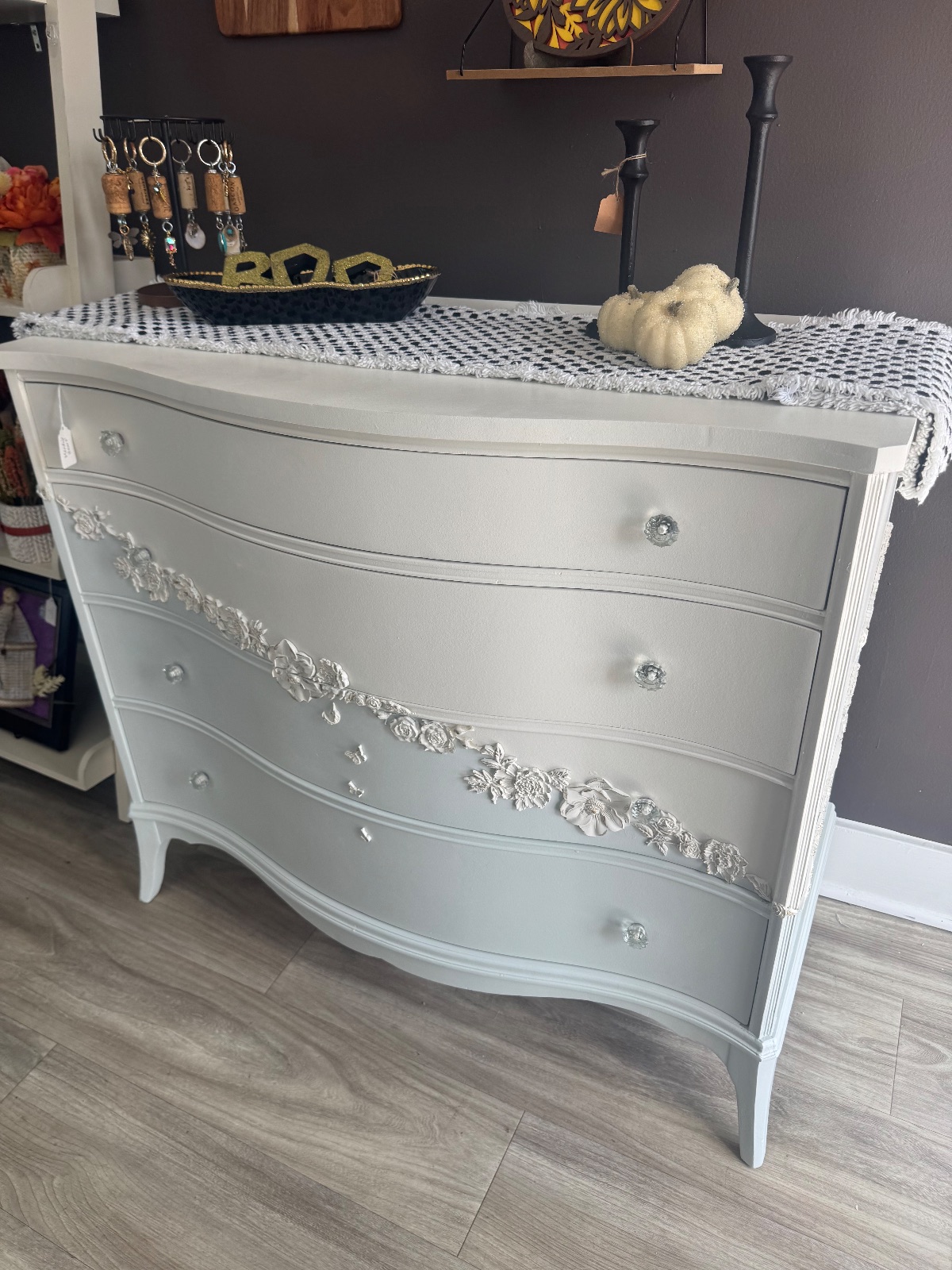 “Dipped” floral mold chest